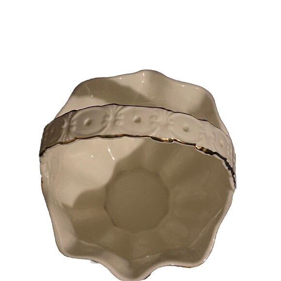 Madison and Max Christmas Holly Berry Porcelain basket candy dish 8" tall - Picture 6 of 9